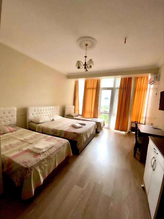 Hotel Eurasia Batumi Bagian luar foto