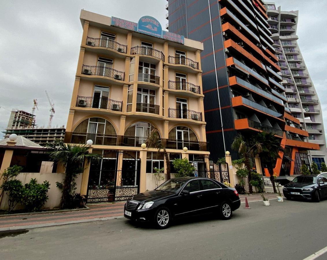 Hotel Eurasia Batumi Bagian luar foto