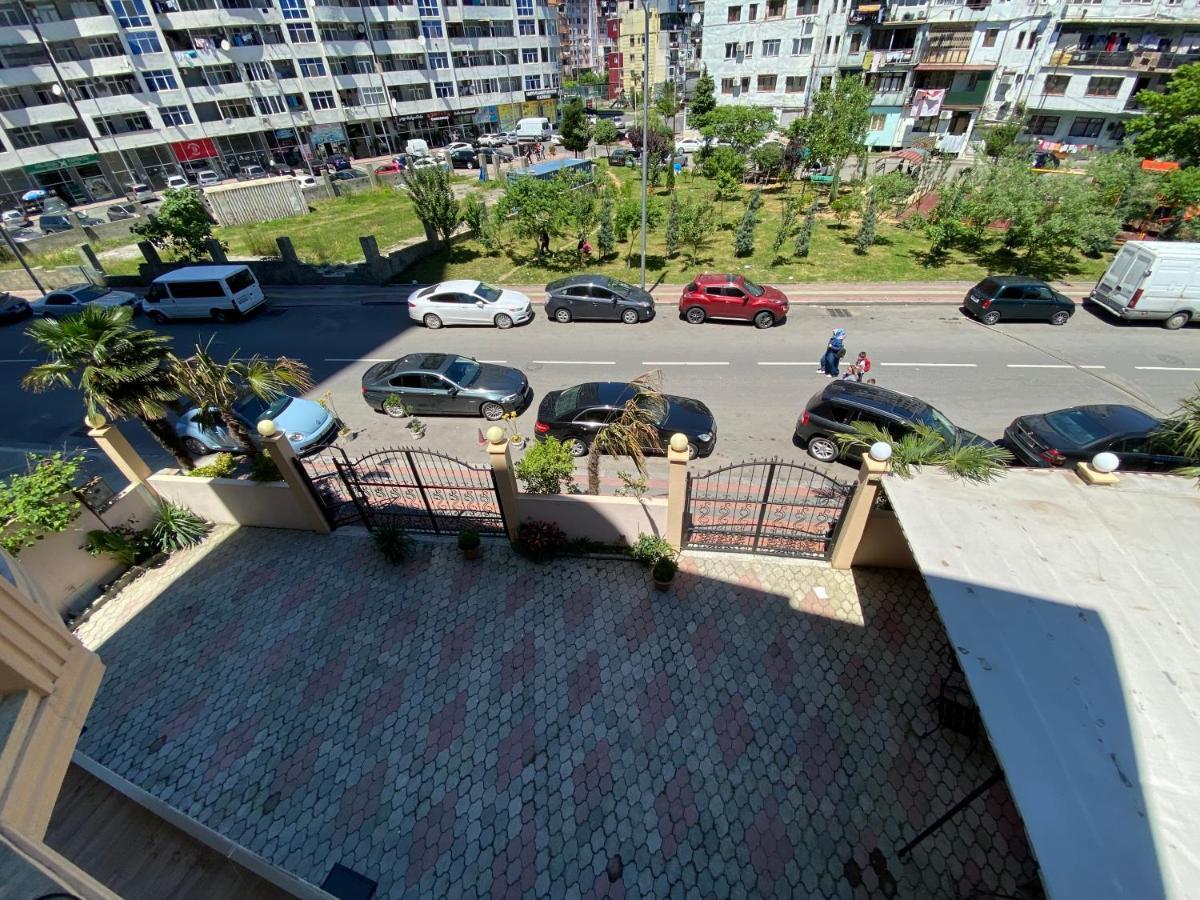 Hotel Eurasia Batumi Bagian luar foto