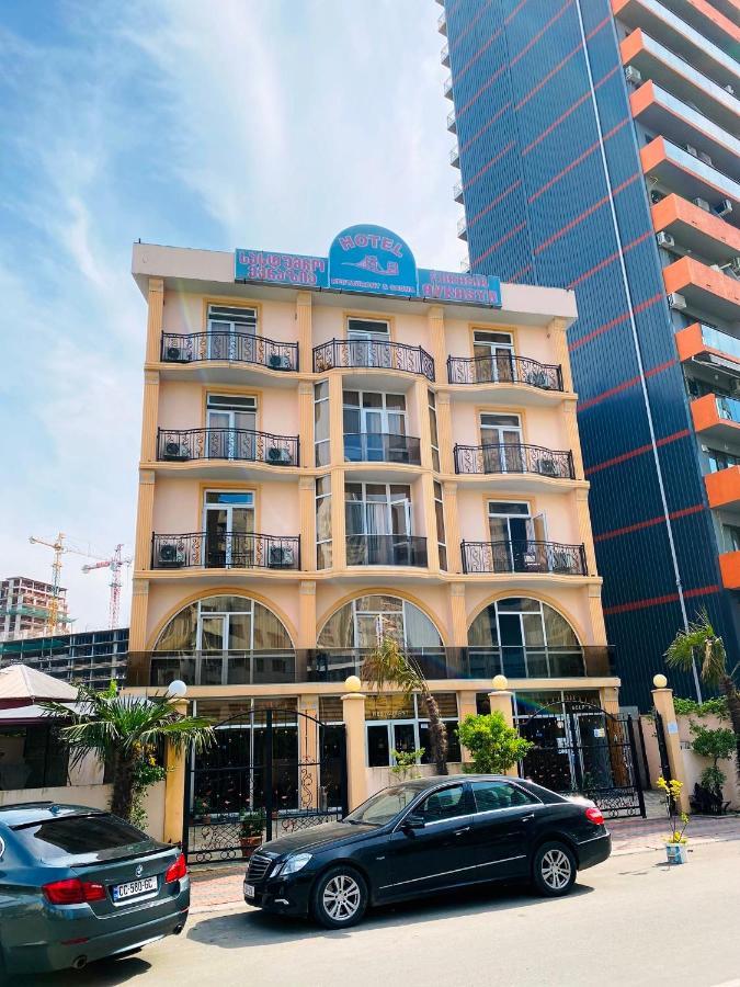 Hotel Eurasia Batumi Bagian luar foto