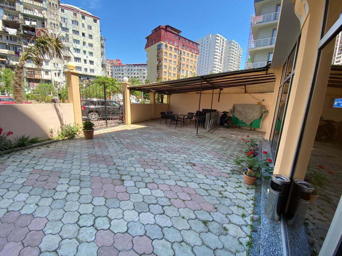 Hotel Eurasia Batumi Bagian luar foto