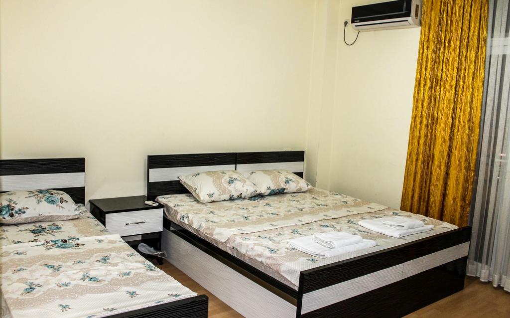 Hotel Eurasia Batumi Bagian luar foto