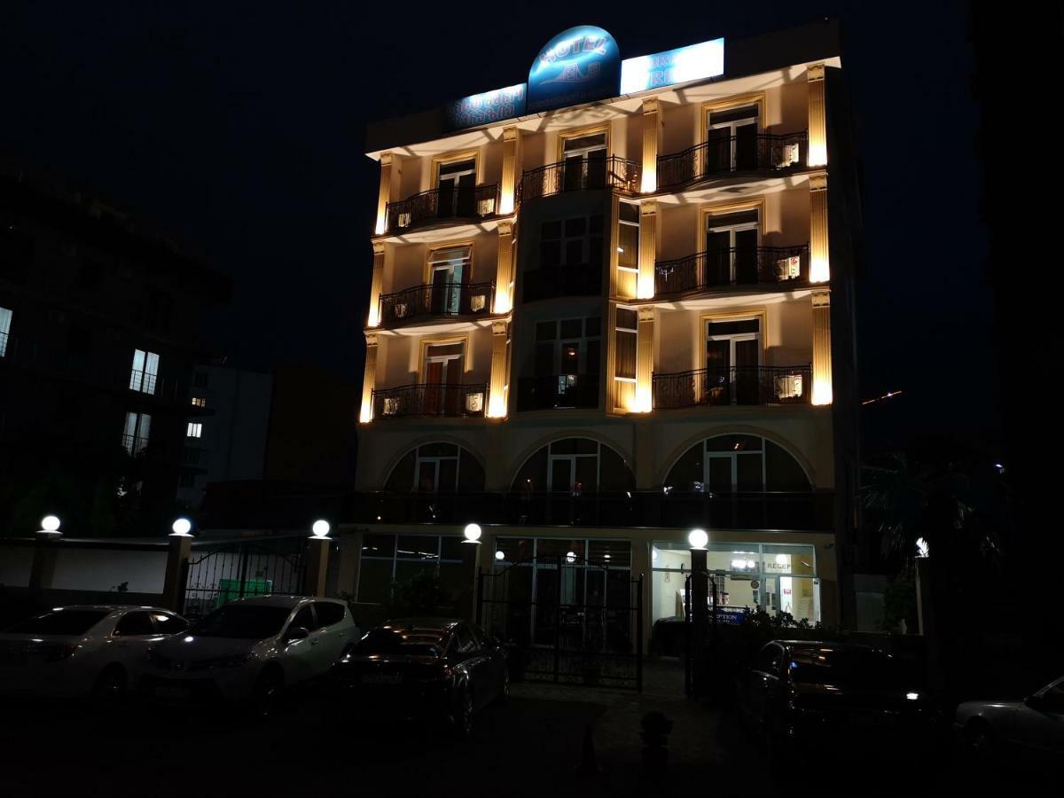 Hotel Eurasia Batumi Bagian luar foto