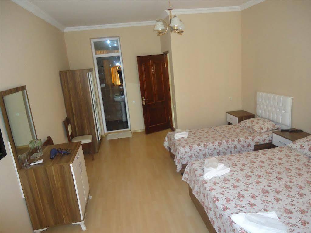 Hotel Eurasia Batumi Bagian luar foto